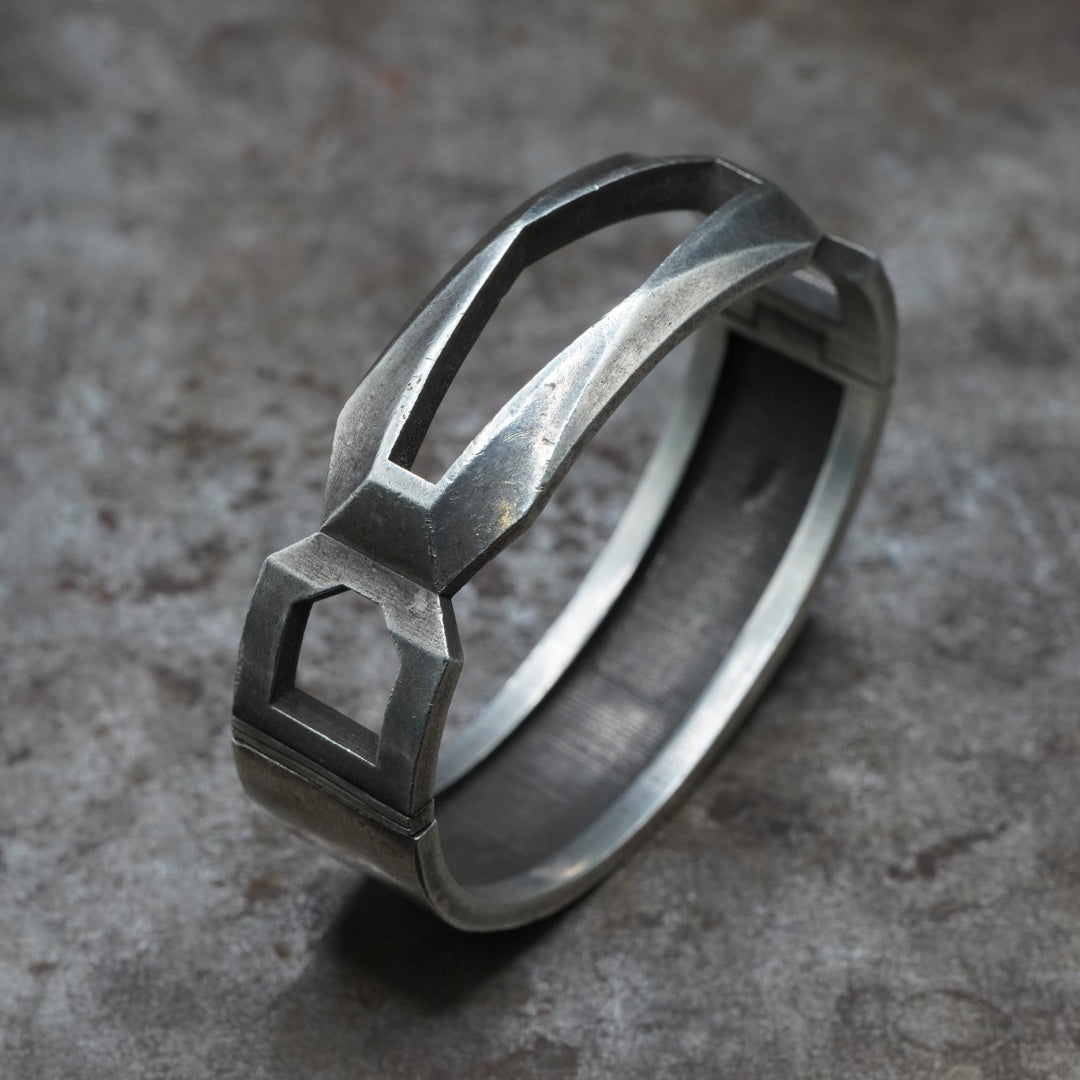 Links- [EmeraldCut, Bangle]