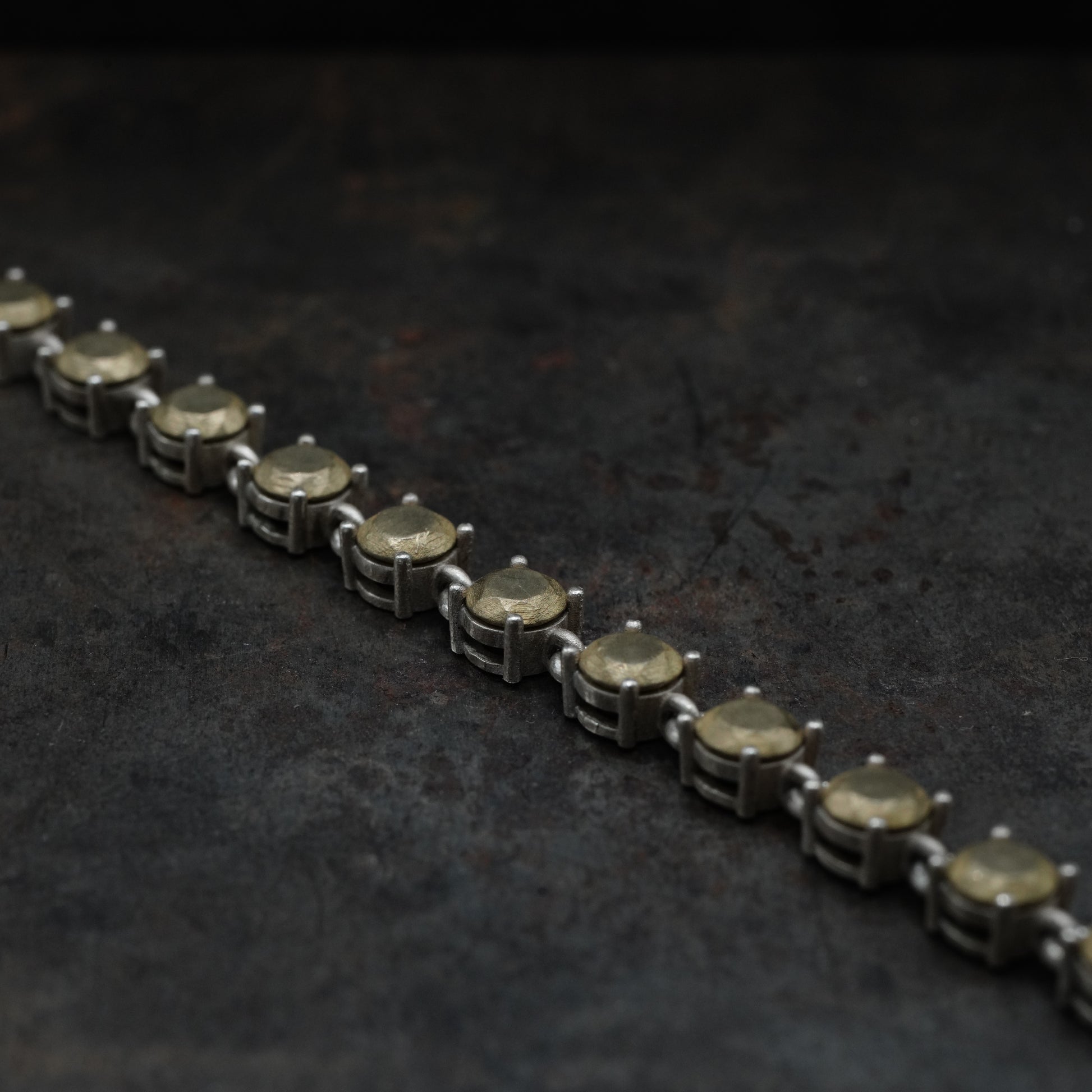 Band- [BrilliantRound , Bracelet]