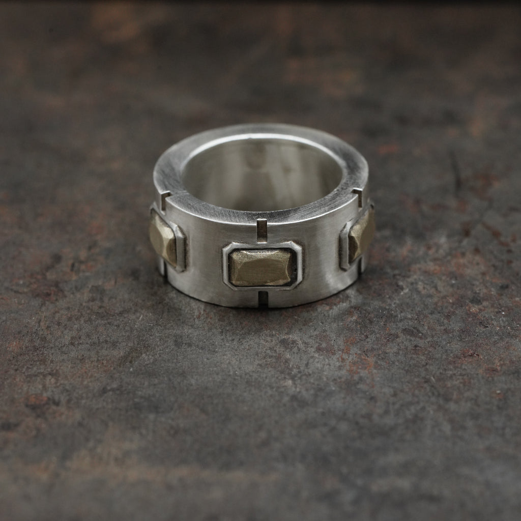 HvyBand - [Emerald, 3stone, BS, Ring]