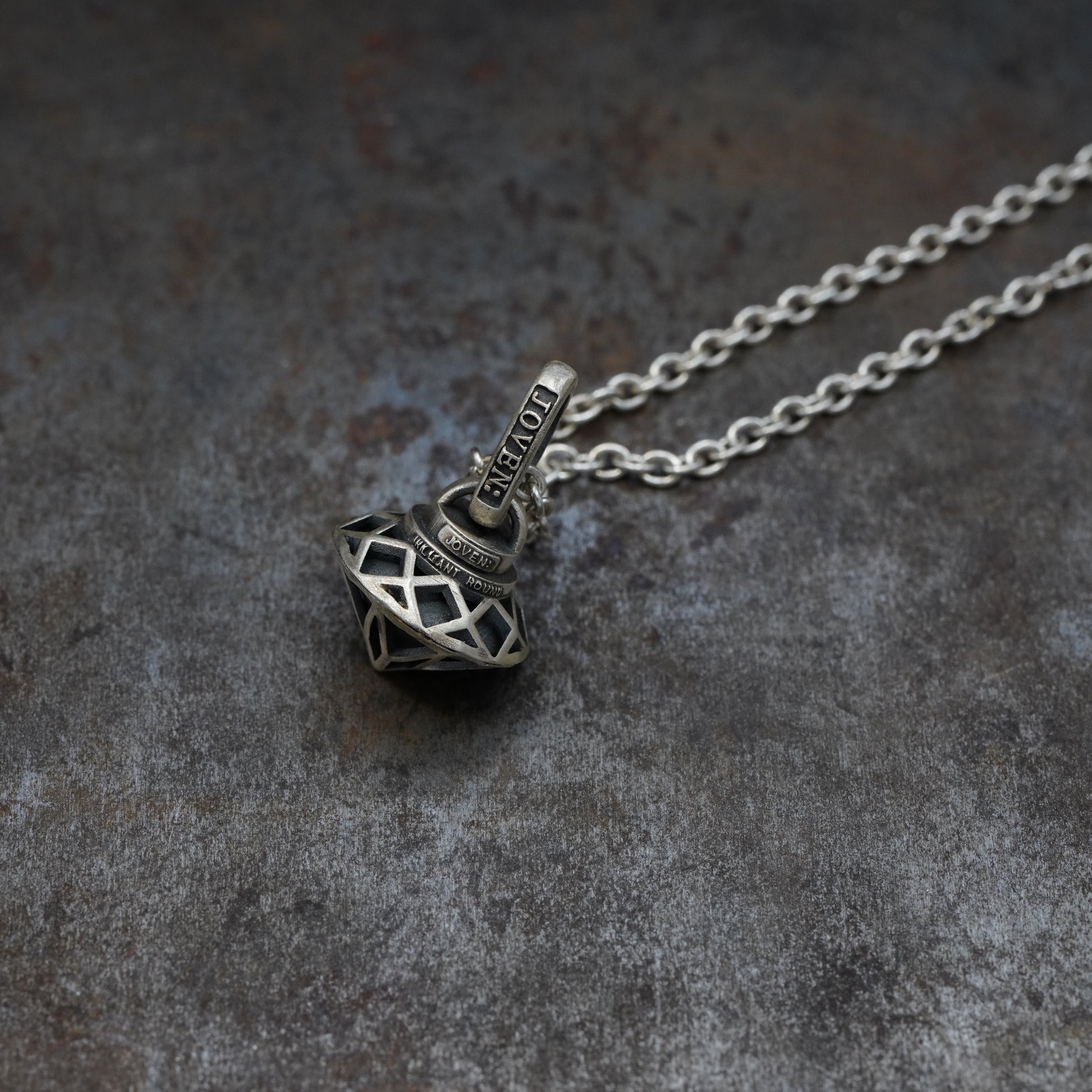 Core - [Rv-S-BR , SV, Necklace]