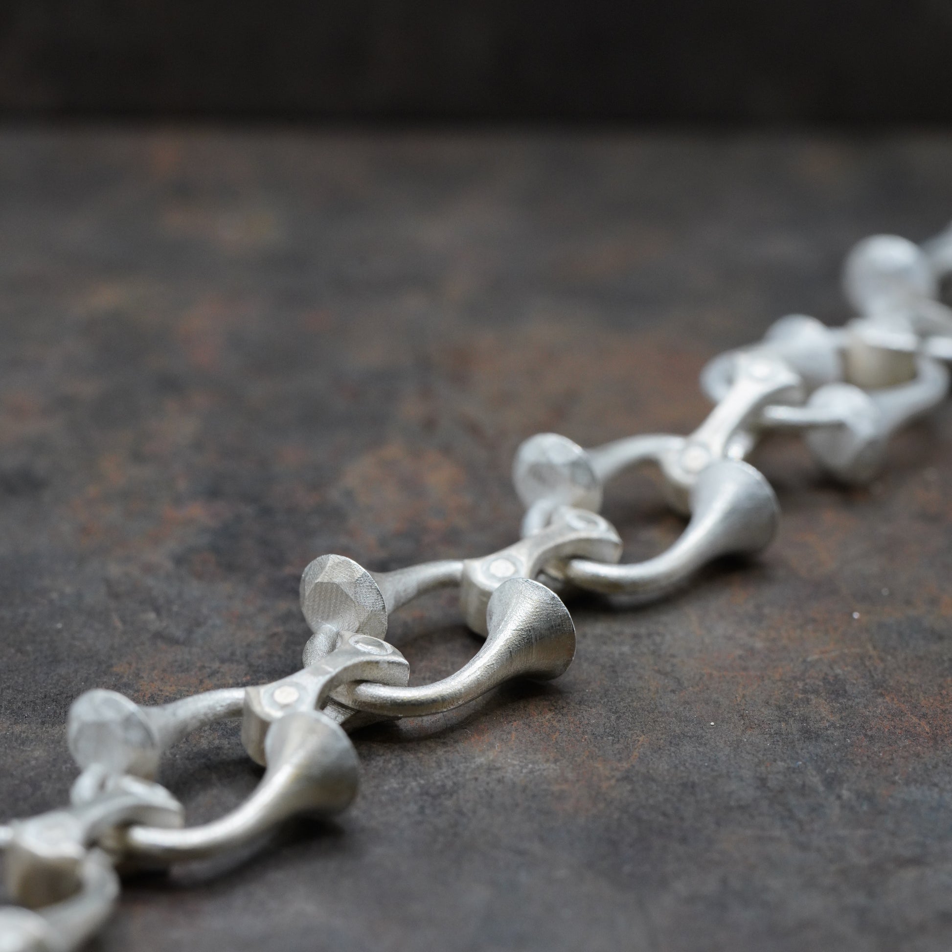 Tramo- [L-Logo, Bracelet]