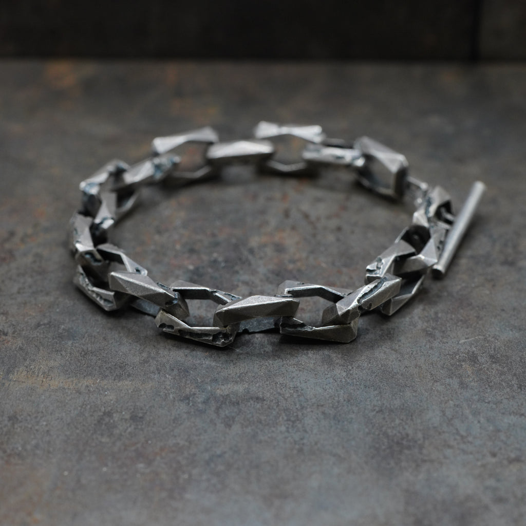 Destroyed - [Links, S-EmeraldCut, Bracelet]