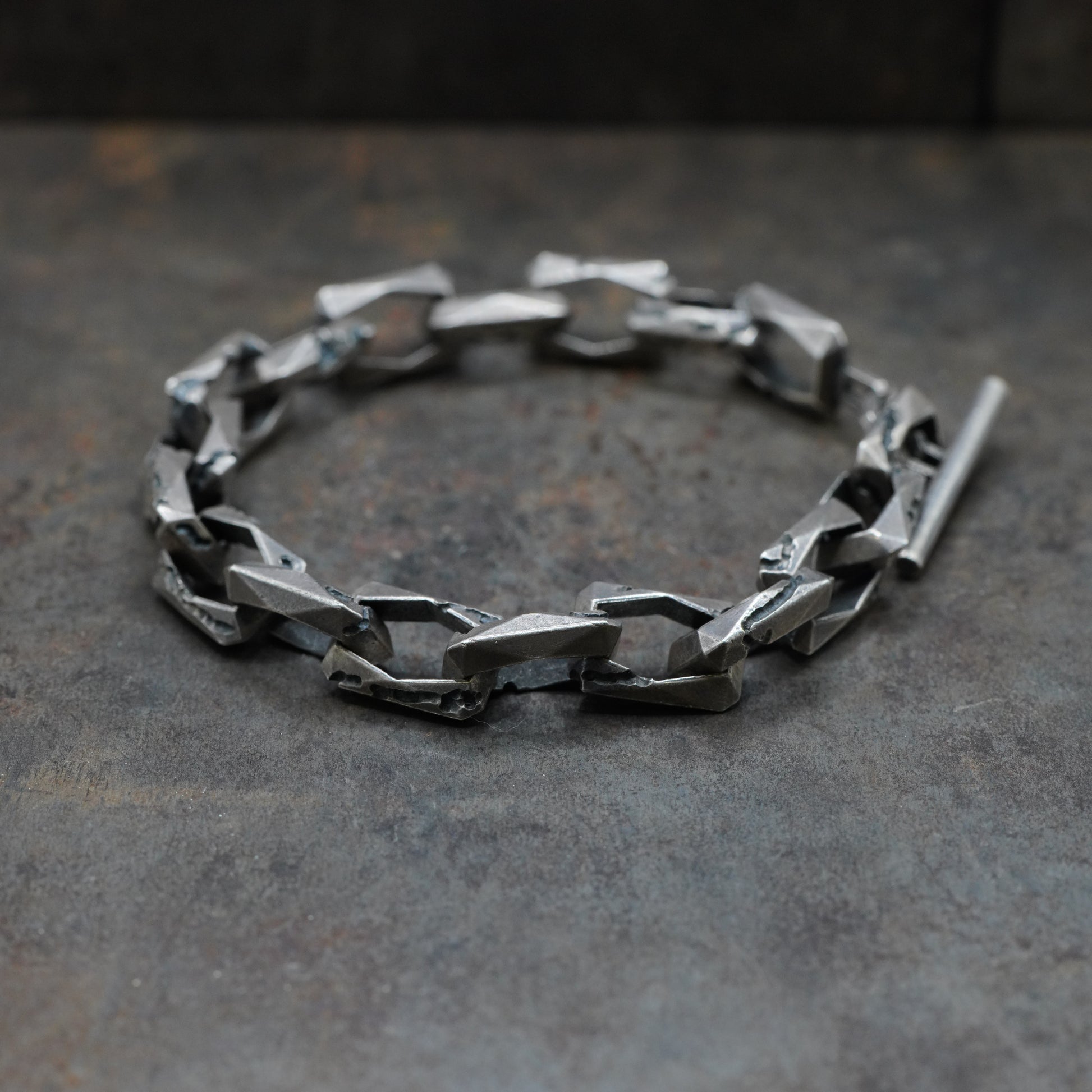 Destroyed - [Links, S-EmeraldCut, Bracelet]