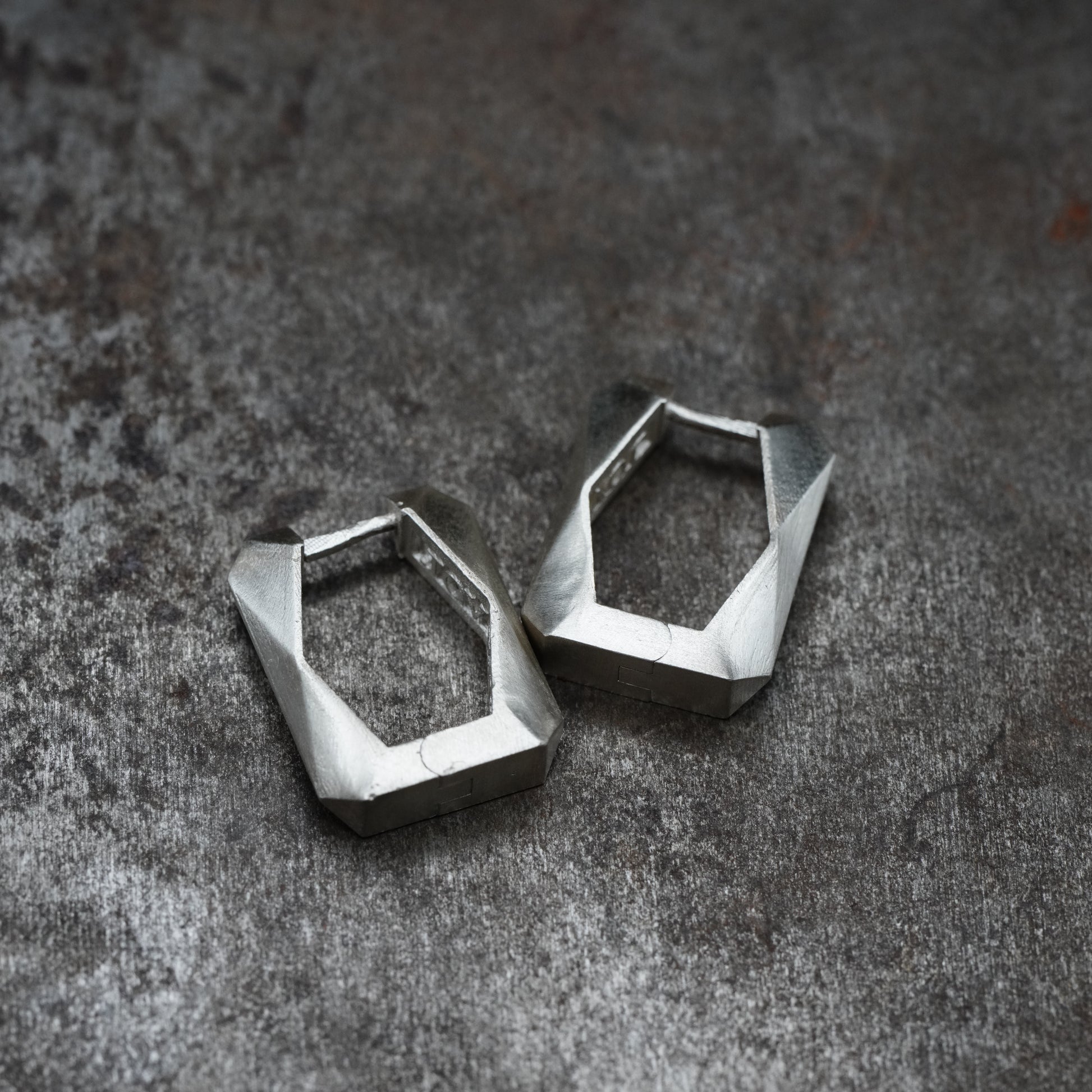 Links- [Emerald, Earrings]