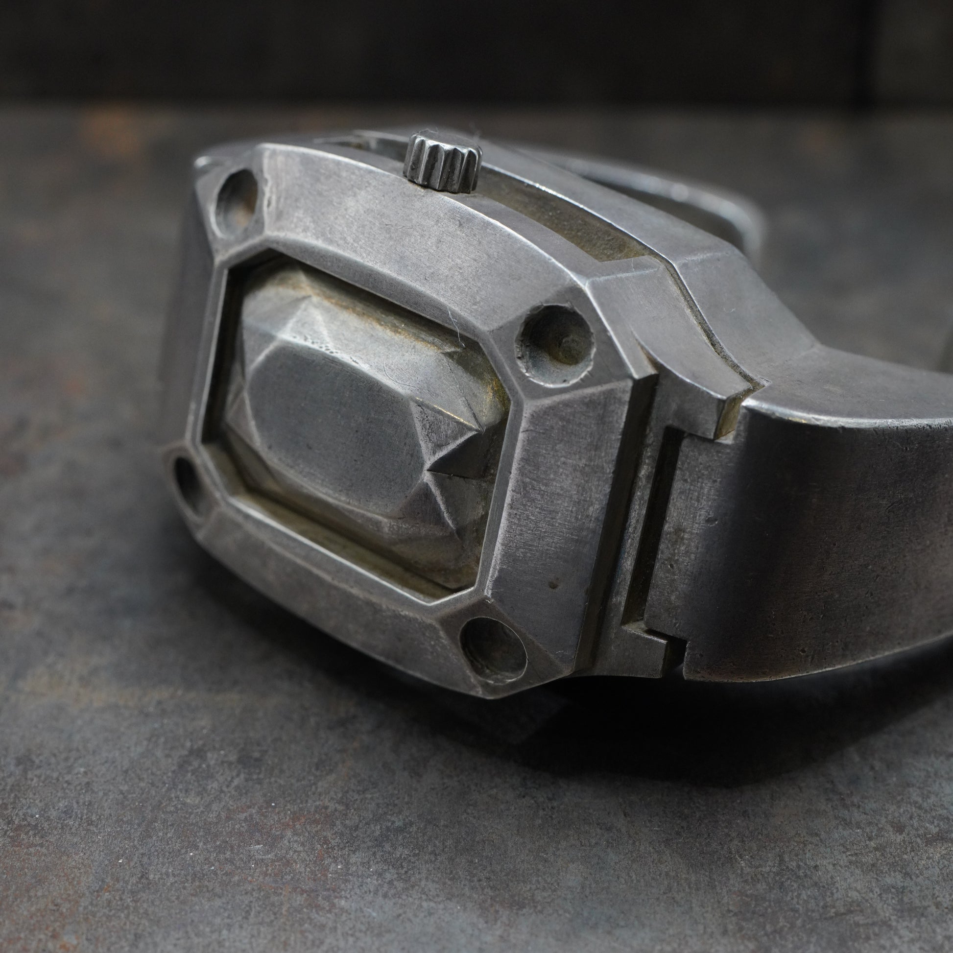 Heavy-[Watch, EM, SV, Bangle]