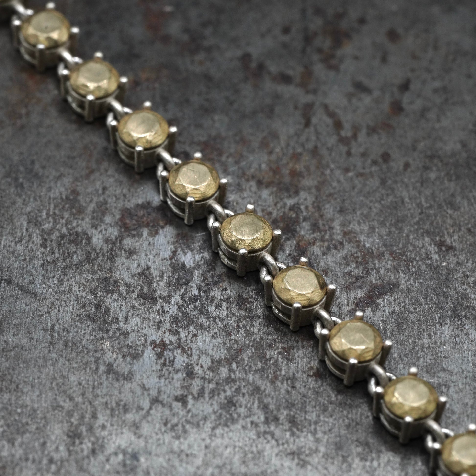 Band- [BrilliantRound , Bracelet]