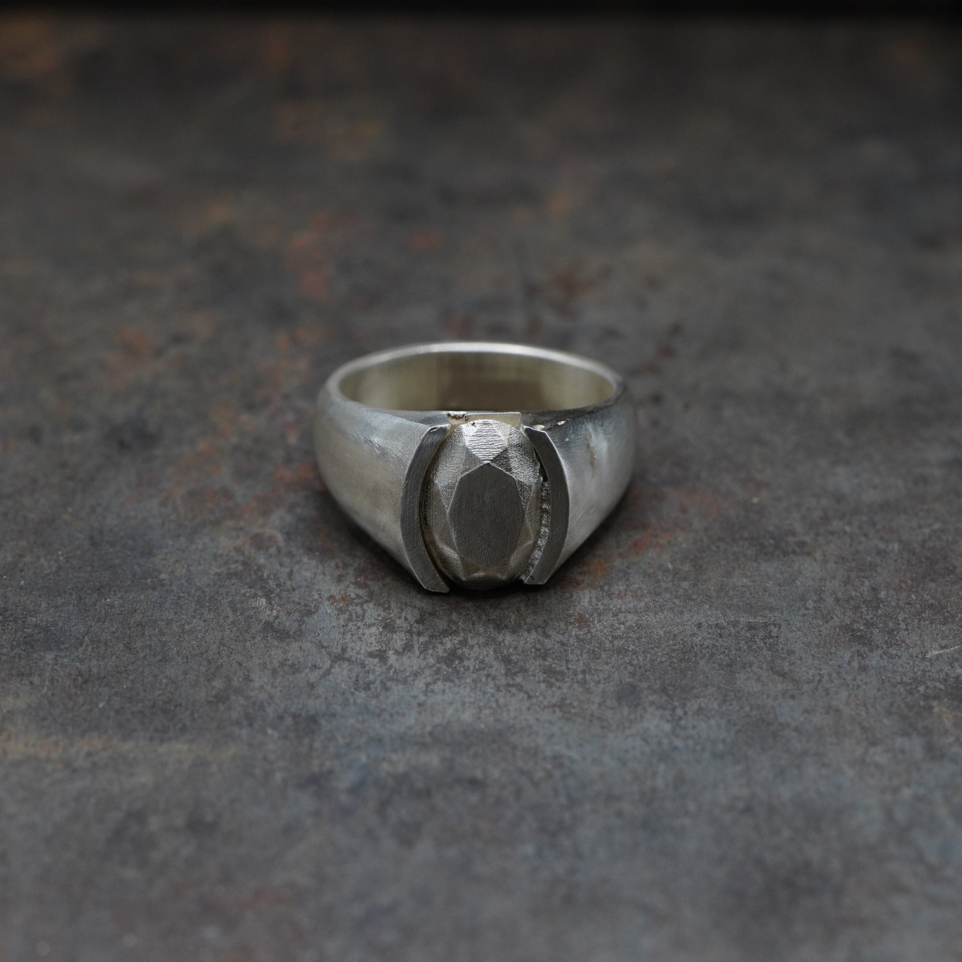Signet Ring- [Oval, OX/SV , Ring]