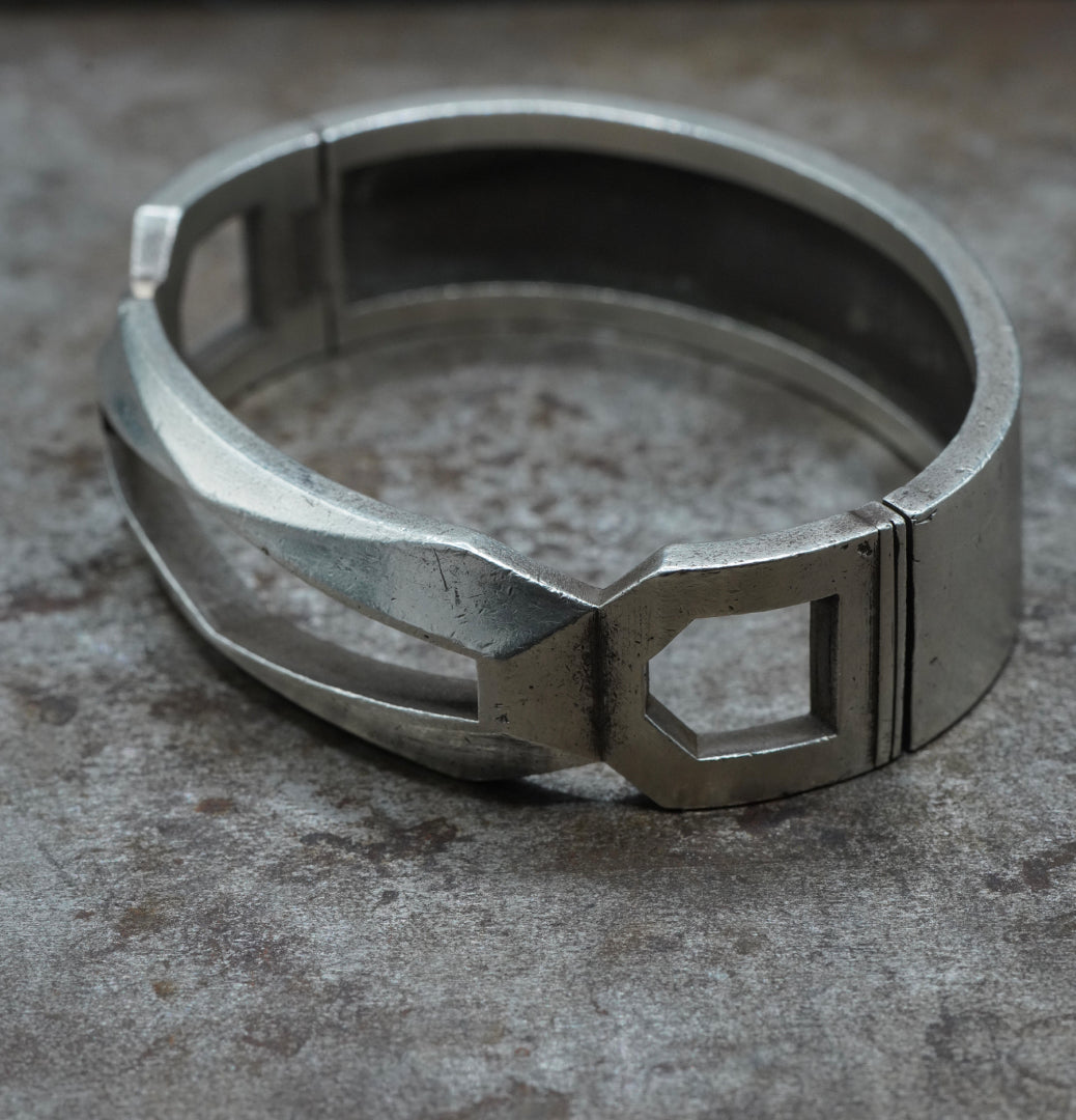 Links- [EmeraldCut, Bangle]