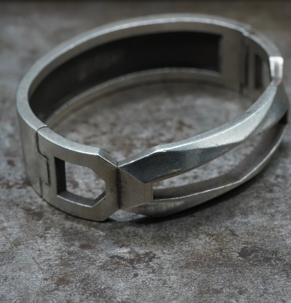 Links- [EmeraldCut, Bangle]