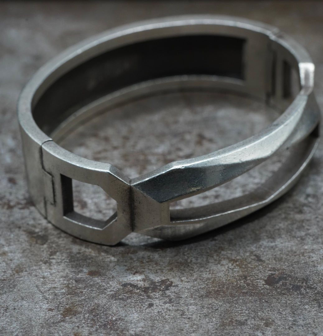 Links- [EmeraldCut, Bangle]