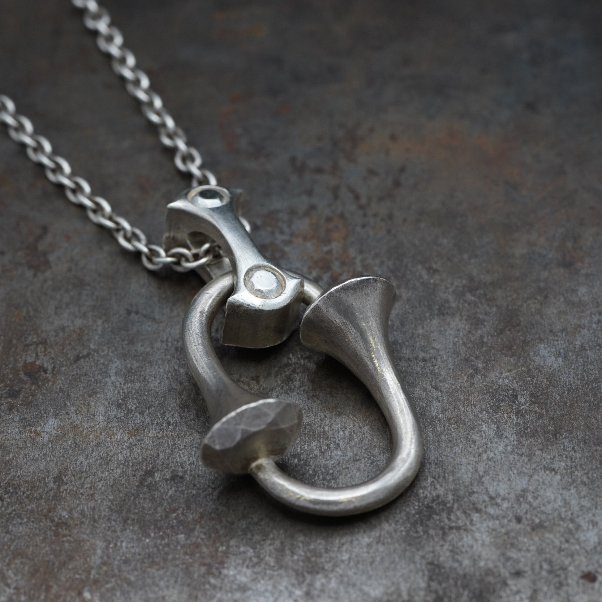 Tramo - [XL-Logo, Necklace]