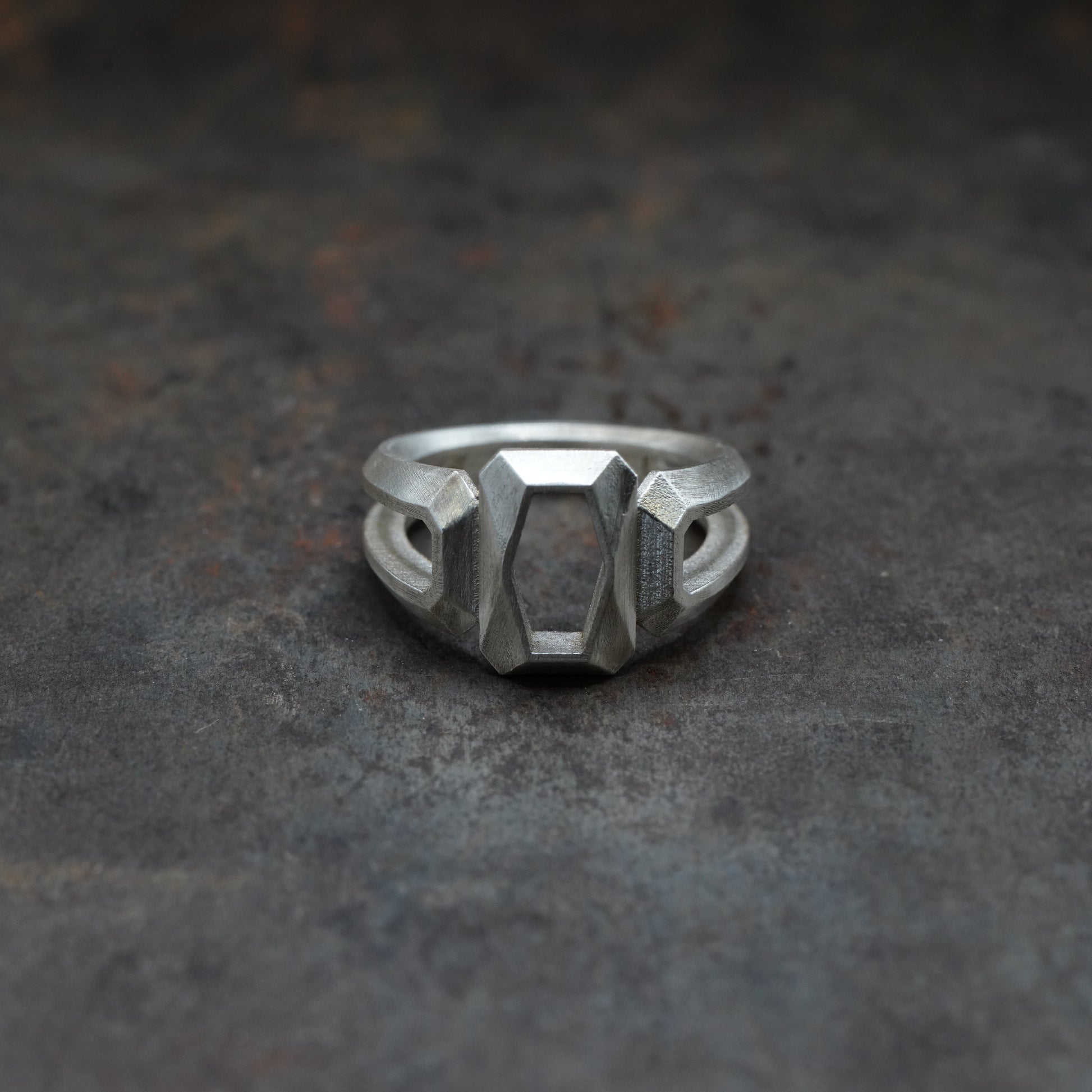 Links- [S-EmeraldCut, SV , Ring]