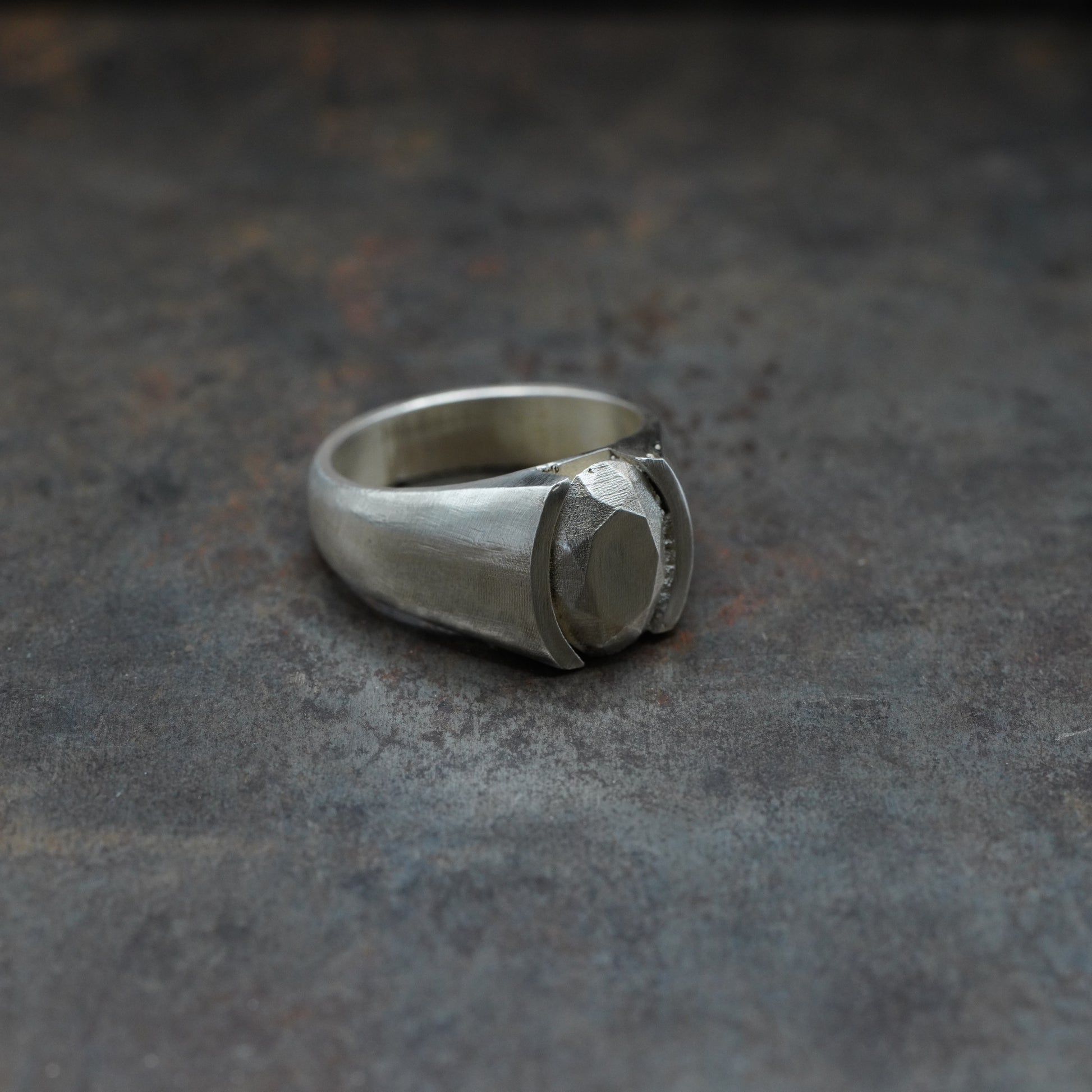 Signet Ring- [Oval, OX/SV , Ring]