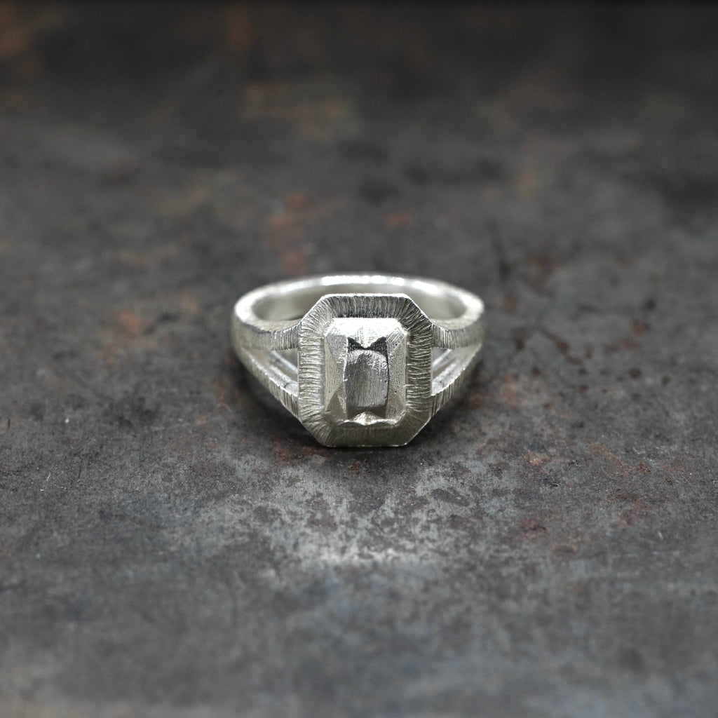 SilverDiamond - [EmeraldCut Ring]