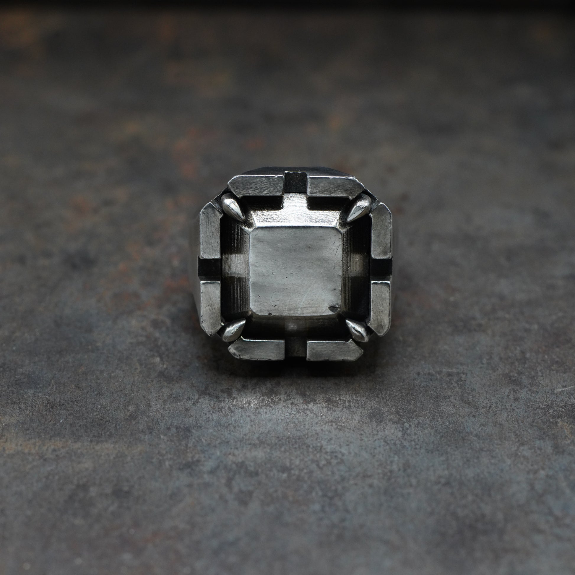 Signet RingII- [AsscherCut, SV , Ring]