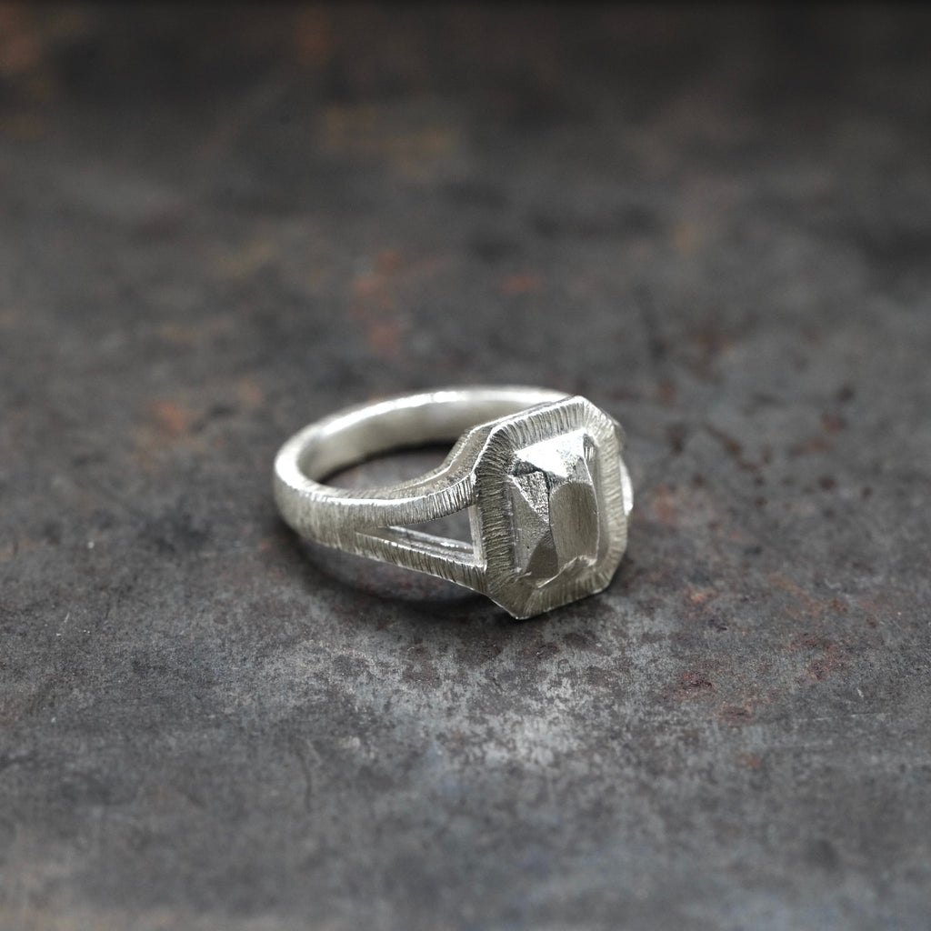 SilverDiamond - [EmeraldCut Ring]