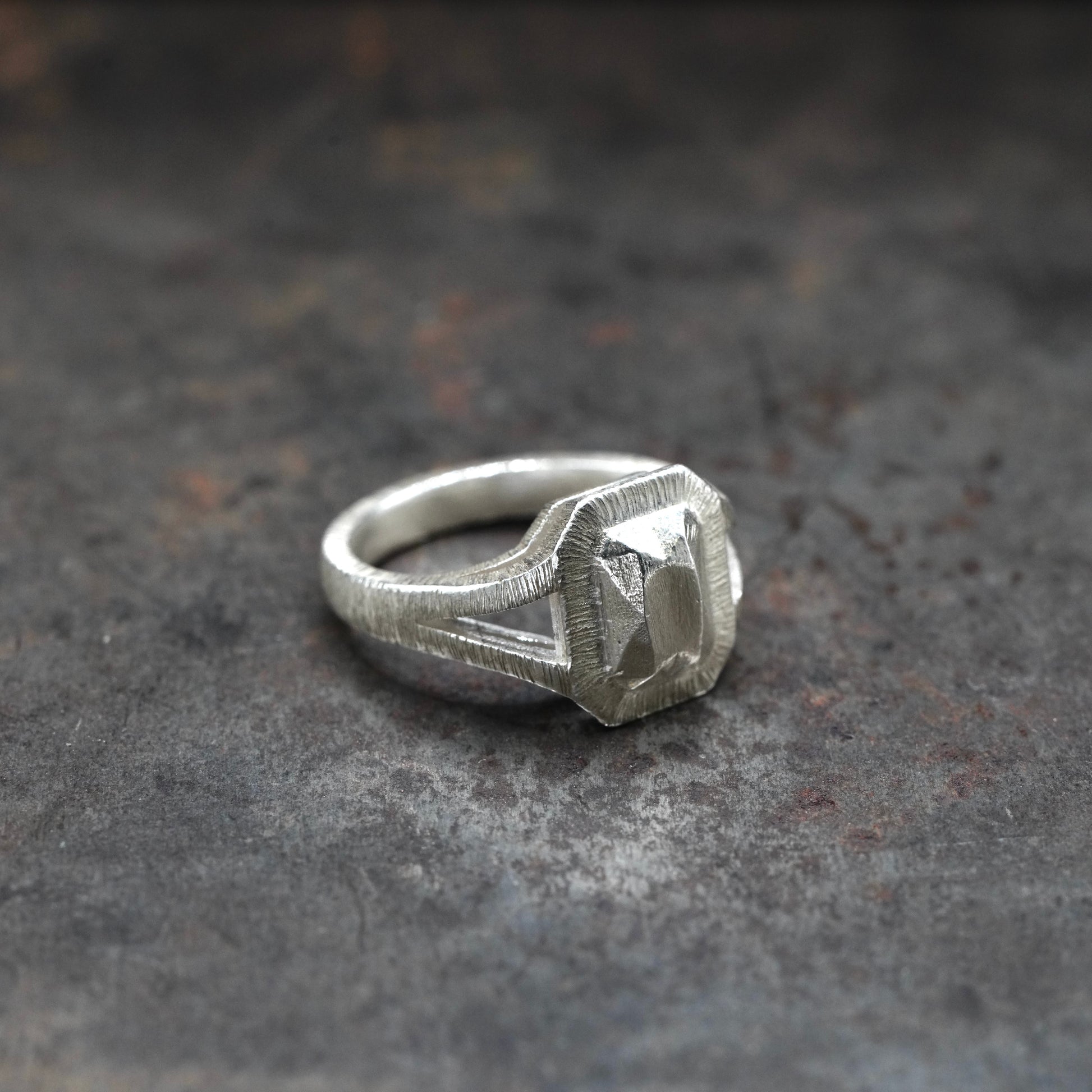 SilverDiamond - [EmeraldCut Ring]