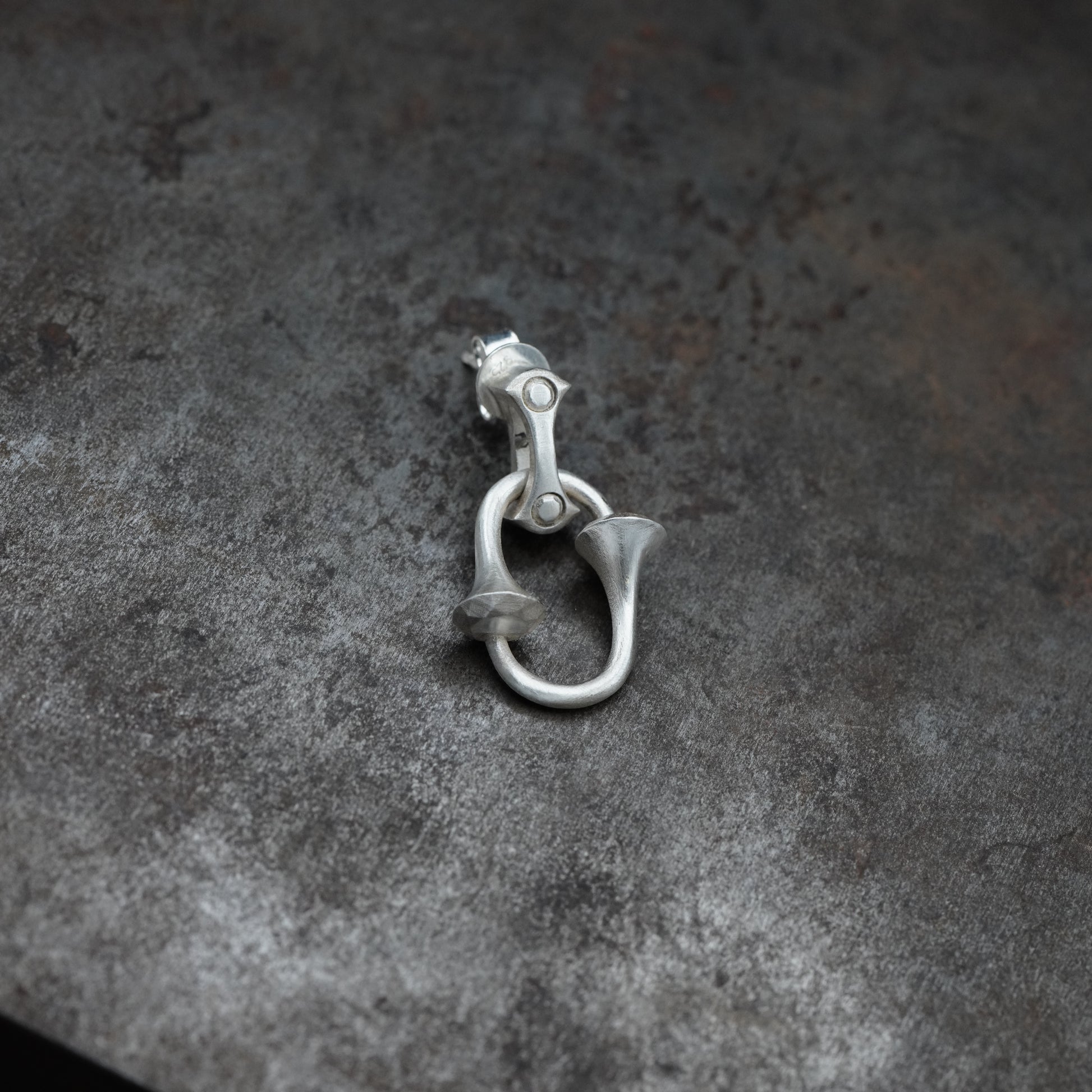 Tramo - [L-Logo, Earring]