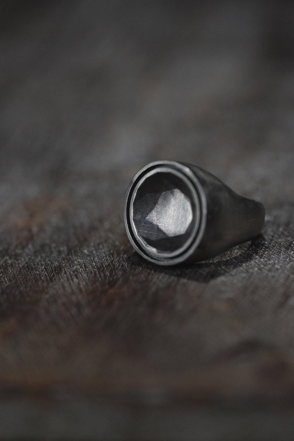 Signet RingII- [Ne-BR, SV , Ring]