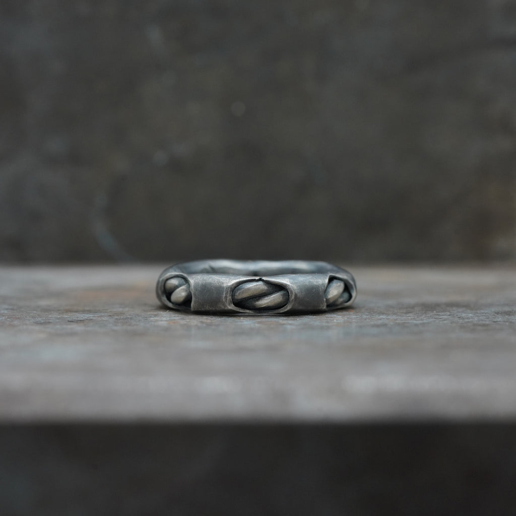 Tunnel Ring