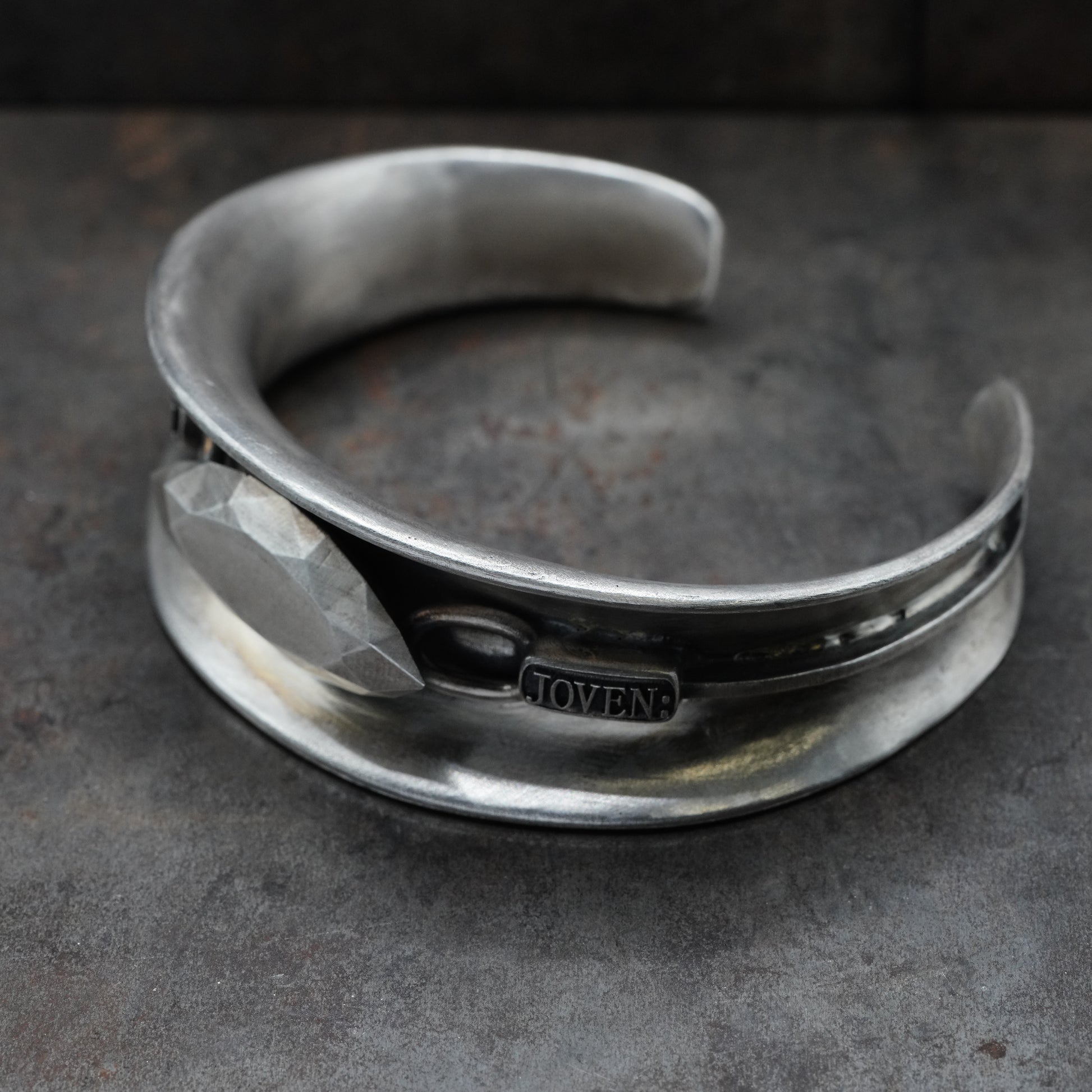 Absimo- [21mm,MQ, SV, Bangle]