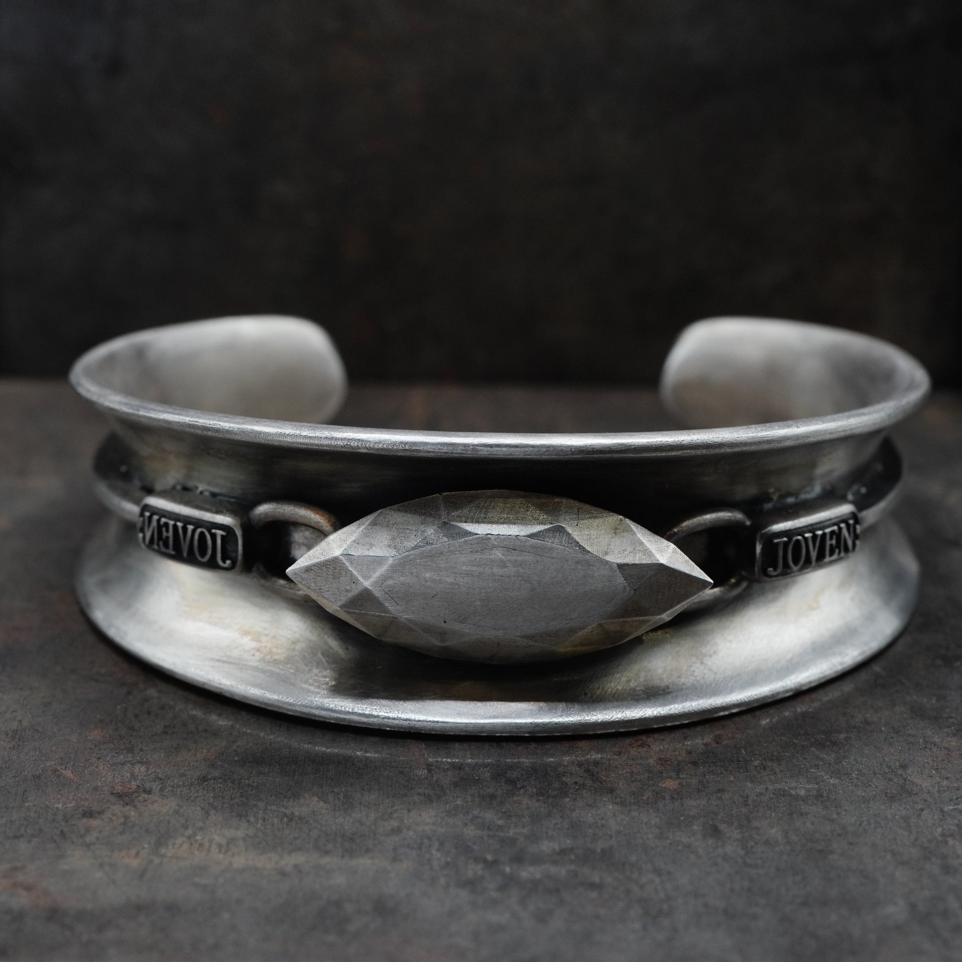 Absimo- [21mm,MQ, SV, Bangle]