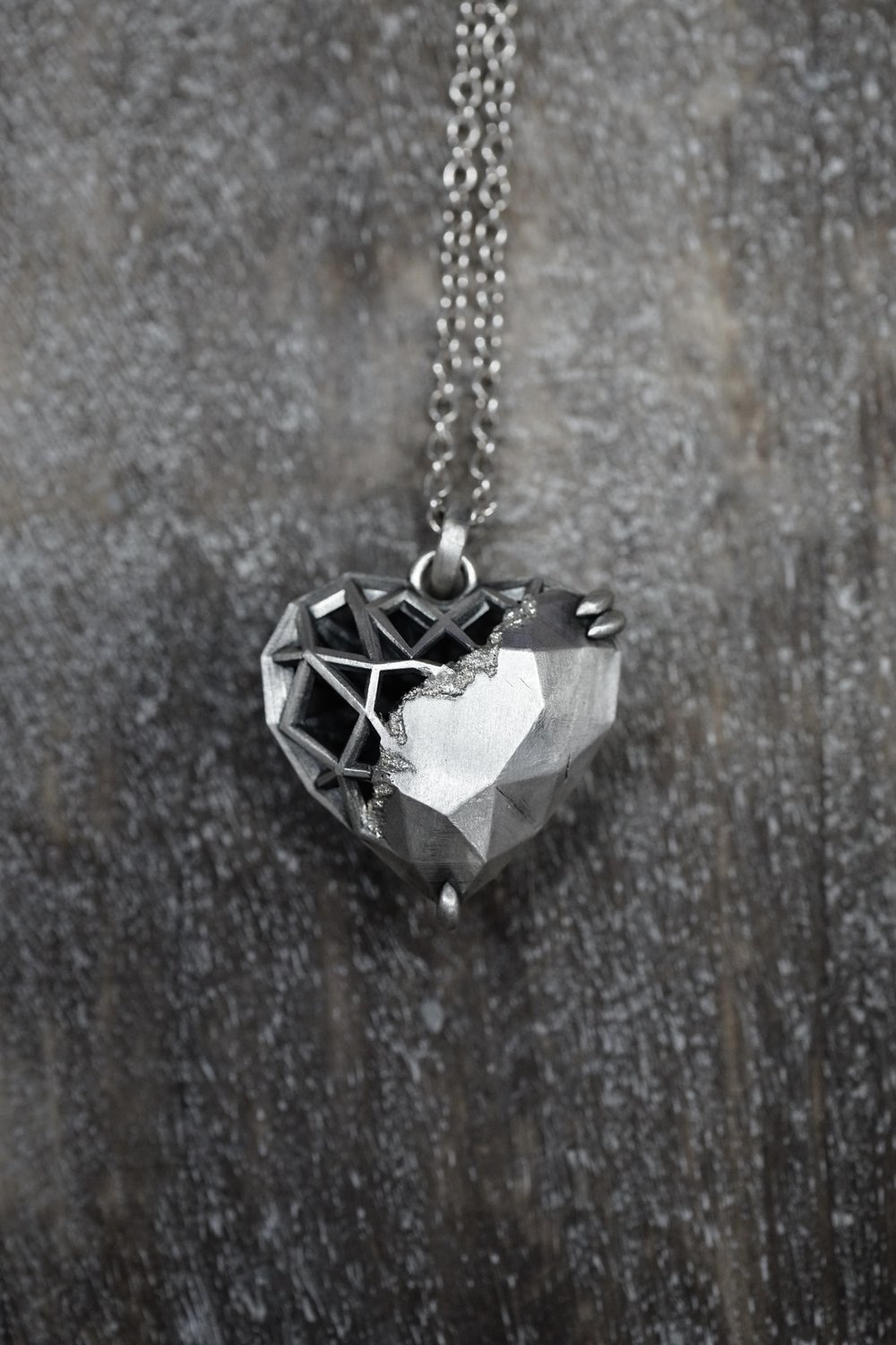 Rivalry - [1/2L-Heart, Necklace]