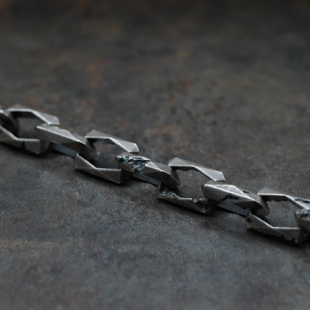 Destroyed - [Links, S-EmeraldCut, Bracelet]