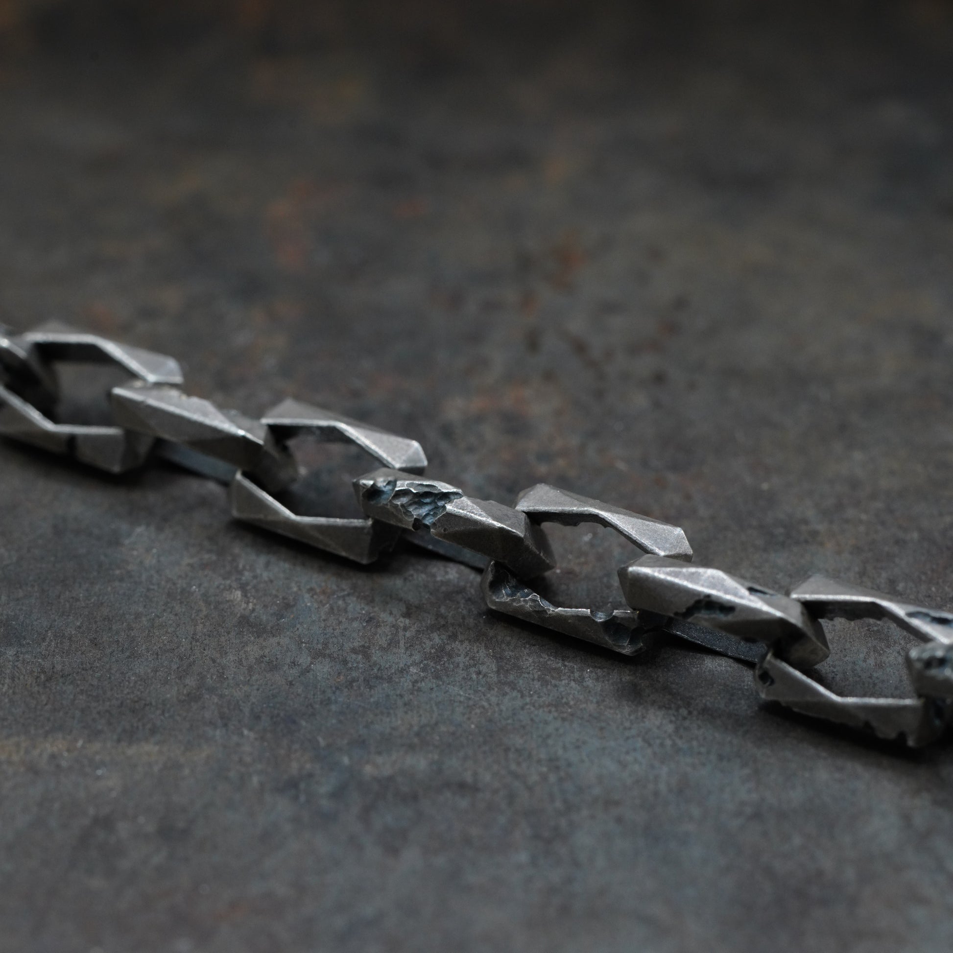 Destroyed - [Links, S-EmeraldCut, Bracelet]