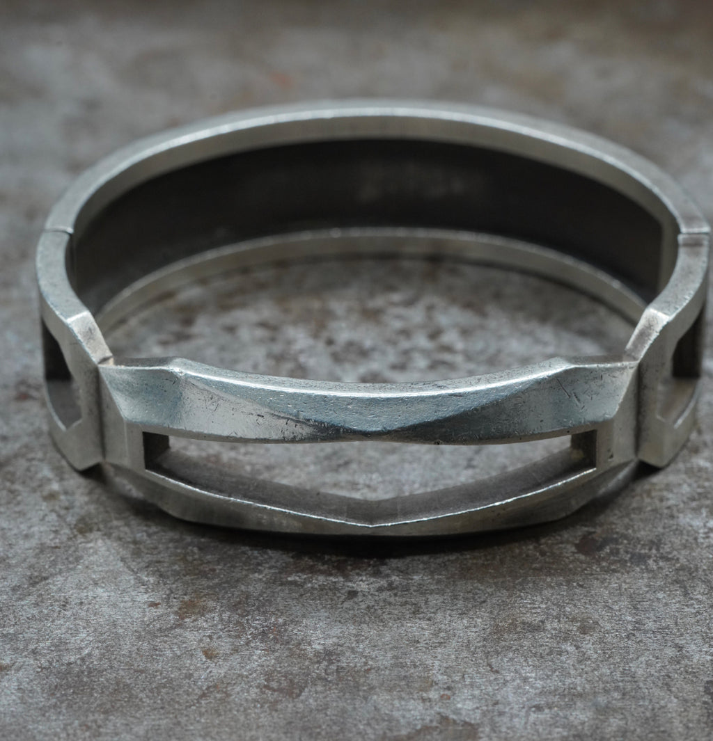 Links- [EmeraldCut, Bangle]