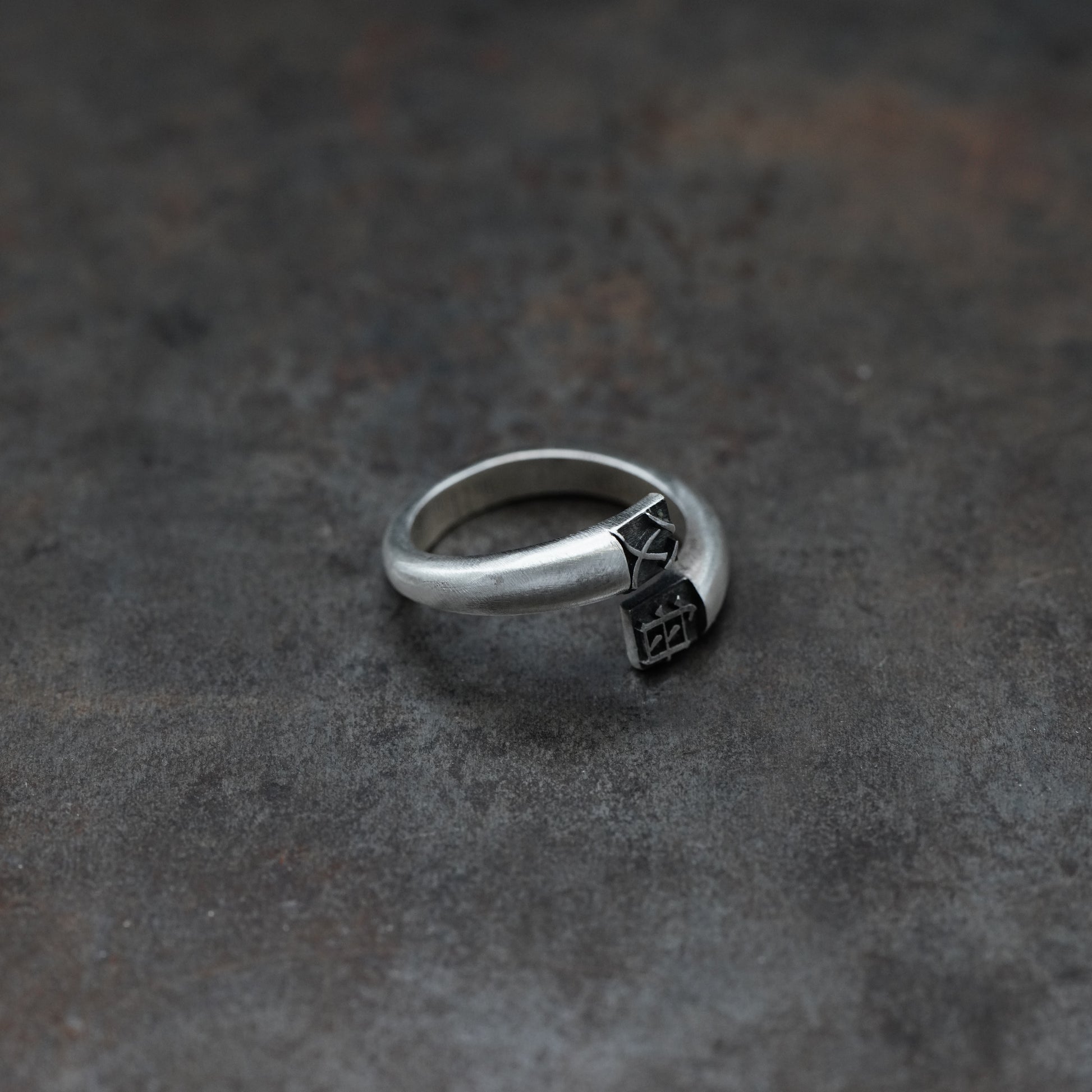 「父母」- 2 words